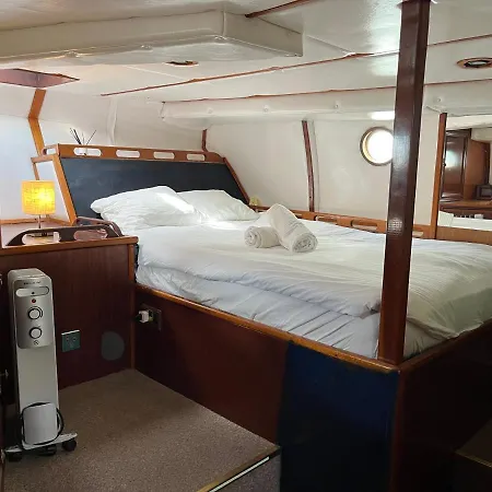 Salidas En Barco Bateau-hôtel
