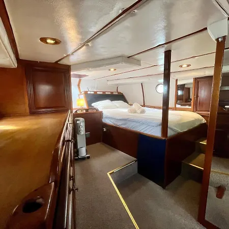 Salidas En Barco Bateau-hôtel *