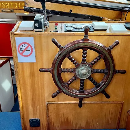Salidas En Barco بوتيل